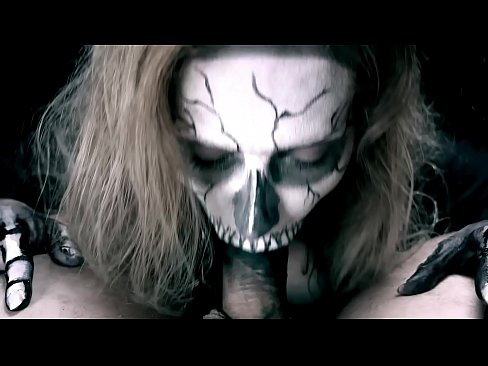 ❤️ Demoon meisie suig haan met haar swart mond en sluk cum. ❤ Superseks op af.niceporn.ru ❌️